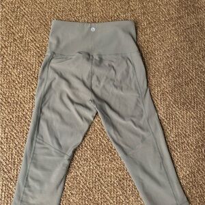 Cotton On high waist Capri Leggings (Size -M)